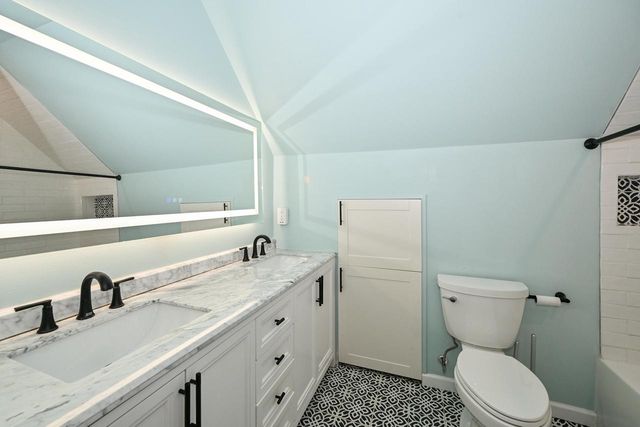 3725 S 5th PLACE, Milwaukee, WI 53207