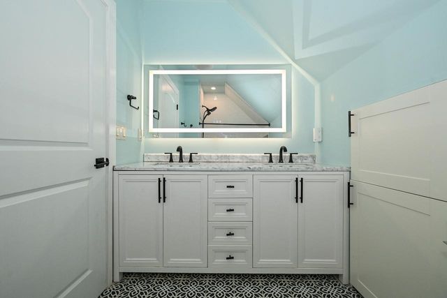 3725 S 5th PLACE, Milwaukee, WI 53207