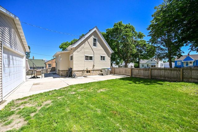 3725 S 5th PLACE, Milwaukee, WI 53207