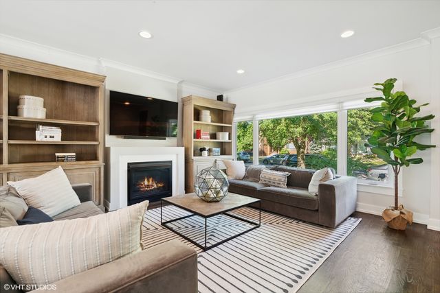 6324 N Keeler Avenue, Chicago, IL 60646