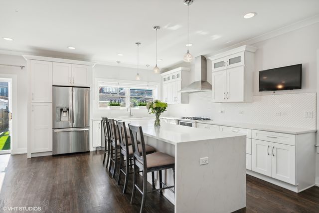 6324 N Keeler Avenue, Chicago, IL 60646