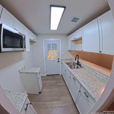 910 Crestfield, San Antonio, TX 78227