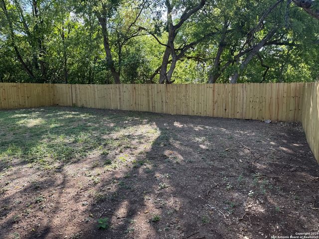 910 Crestfield, San Antonio, TX 78227