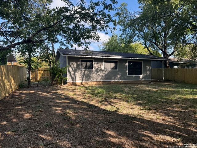 910 Crestfield, San Antonio, TX 78227