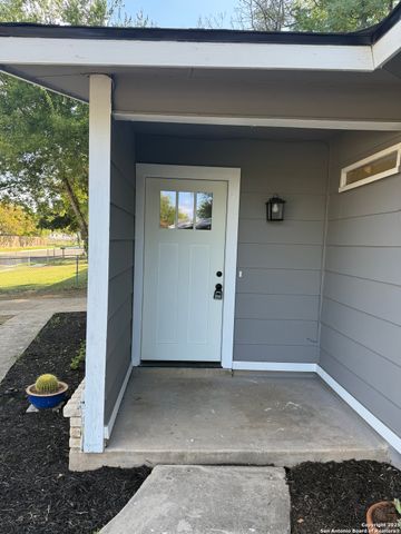 910 Crestfield, San Antonio, TX 78227
