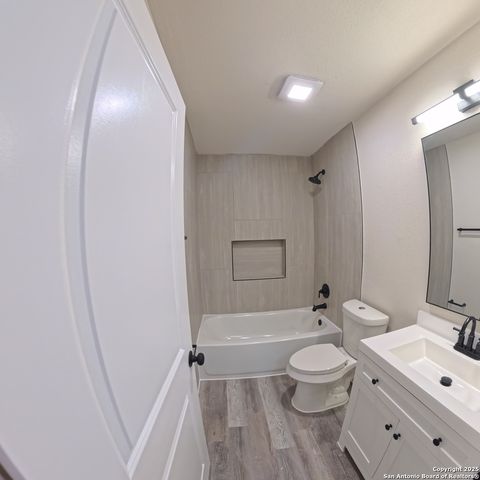 910 Crestfield, San Antonio, TX 78227