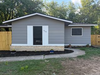 910 Crestfield, San Antonio, TX 78227