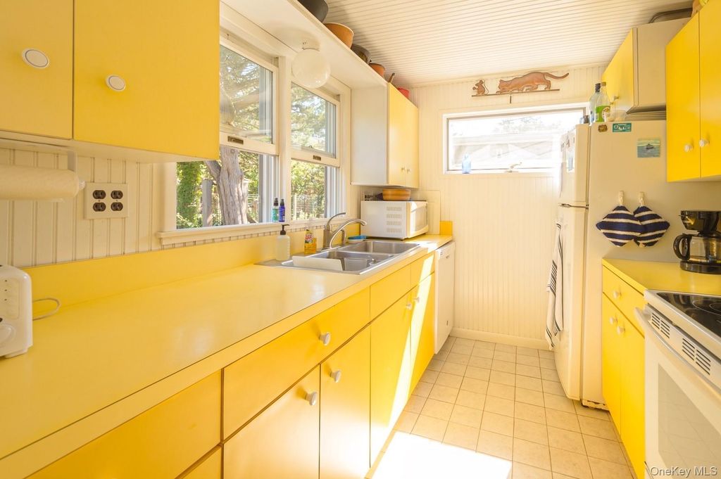237 Sea Walk, Cherry Grove, NY 11782 — photo 4