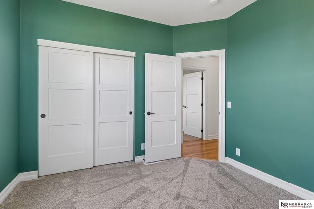 12009 Windsor Drive, Papillion, NE 68046