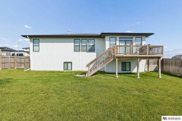 12009 Windsor Drive, Papillion, NE 68046