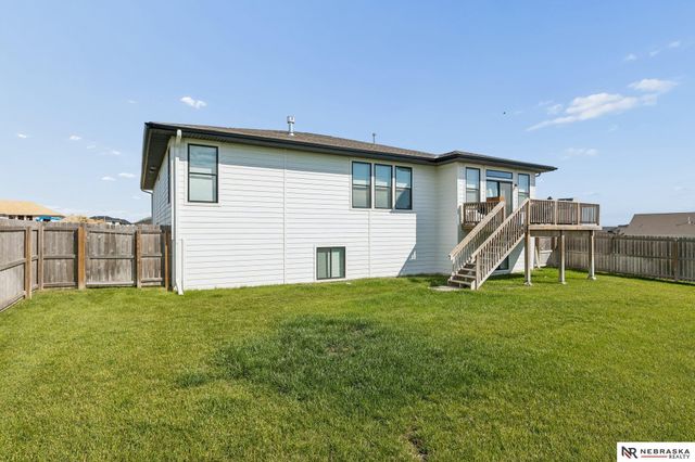 12009 Windsor Drive, Papillion, NE 68046