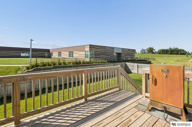 12009 Windsor Drive, Papillion, NE 68046