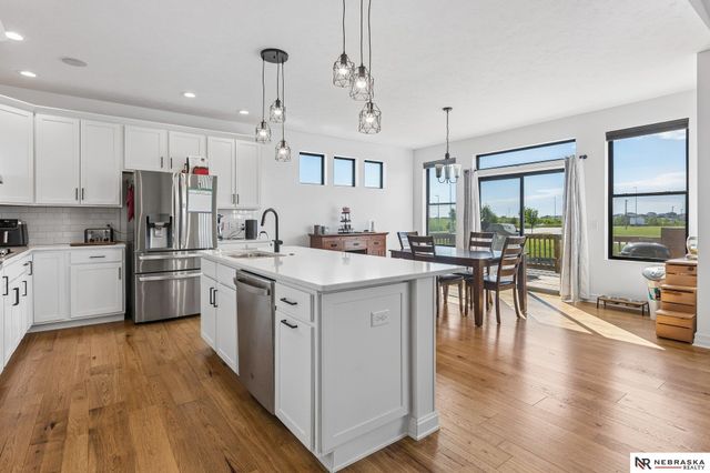 12009 Windsor Drive, Papillion, NE 68046