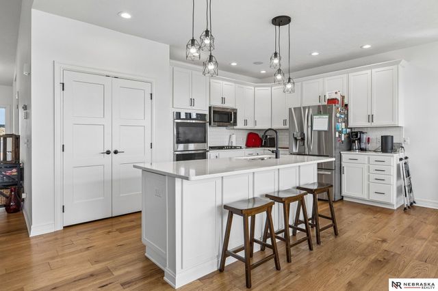 12009 Windsor Drive, Papillion, NE 68046