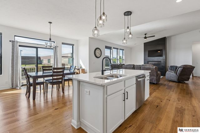 12009 Windsor Drive, Papillion, NE 68046