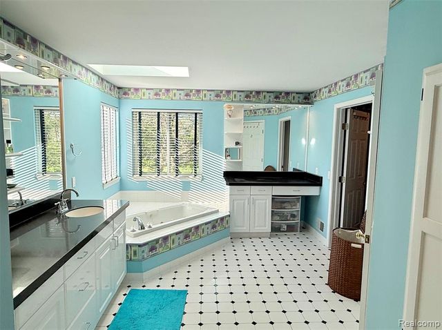 24525 Sandpiper Court, Novi, MI 48374