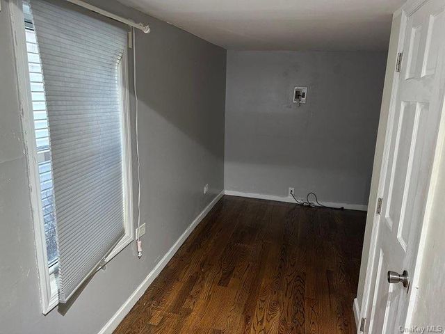 109 Jeanette Avenue, Inwood, NY 11096