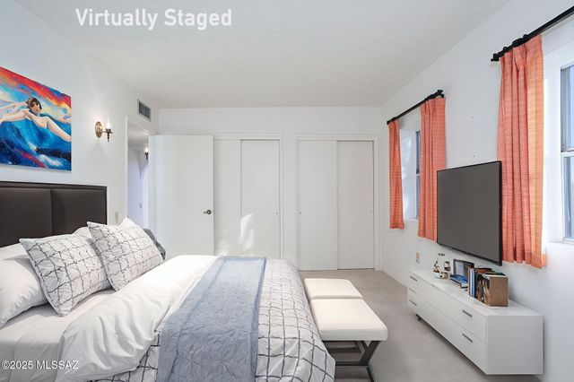 959 S Las Lomas Circle, Green Valley, AZ 85614