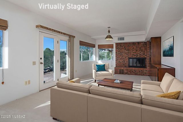 959 S Las Lomas Circle, Green Valley, AZ 85614