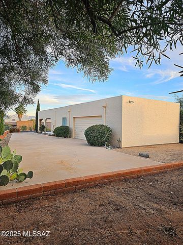 959 S Las Lomas Circle, Green Valley, AZ 85614