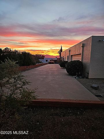 959 S Las Lomas Circle, Green Valley, AZ 85614