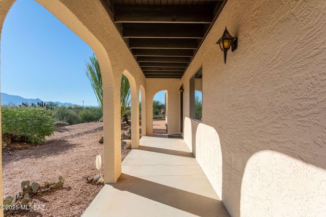 959 S Las Lomas Circle, Green Valley, AZ 85614