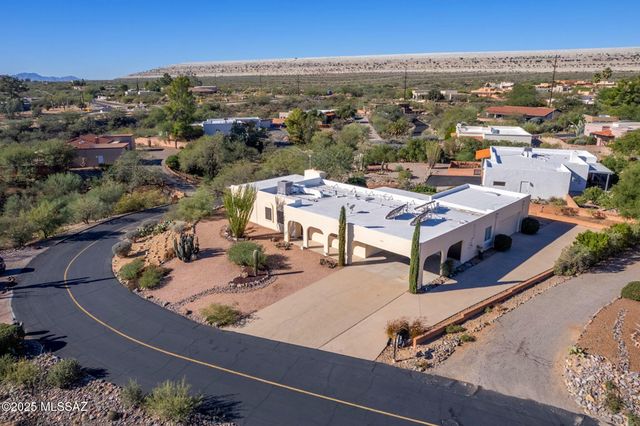 959 S Las Lomas Circle, Green Valley, AZ 85614