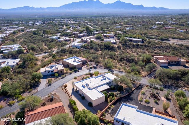 959 S Las Lomas Circle, Green Valley, AZ 85614