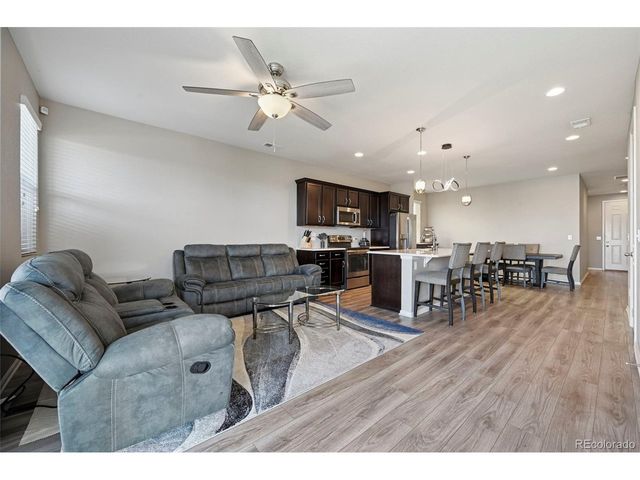 10571 Yosemite St, Commerce City, CO 80640