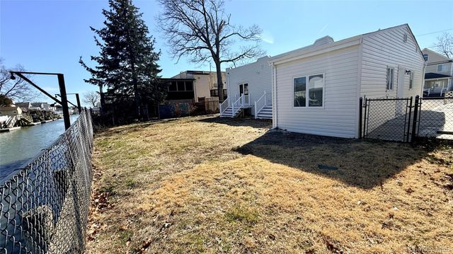 3295 Parkway Drive, Baldwin, NY 11510