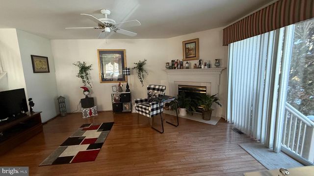 15 HOGAN WAY, Moorestown, NJ 08057