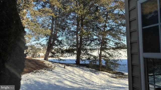 15 HOGAN WAY, Moorestown, NJ 08057