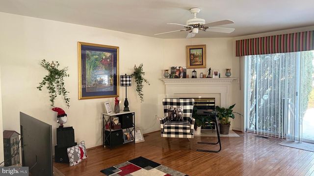 15 HOGAN WAY, Moorestown, NJ 08057