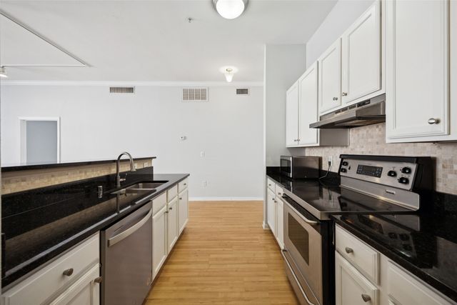 2305 Worthington Street 322, Dallas, TX 75204