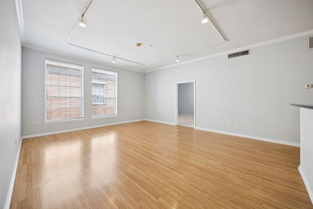 2305 Worthington Street 322, Dallas, TX 75204