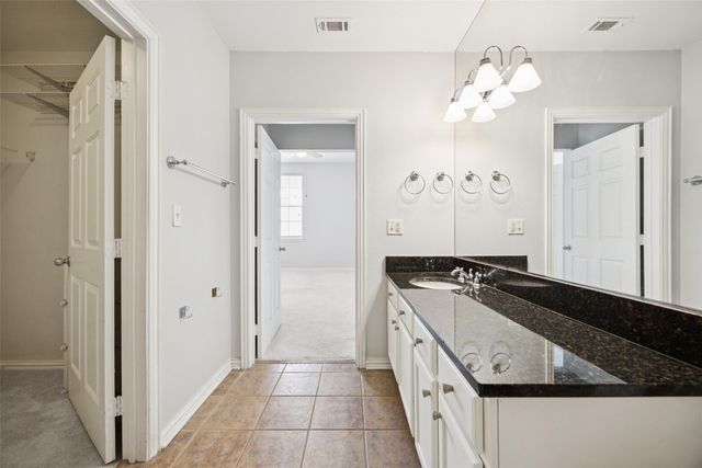 2305 Worthington Street 322, Dallas, TX 75204