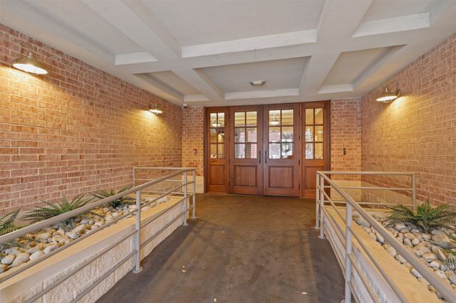 2305 Worthington Street 322, Dallas, TX 75204