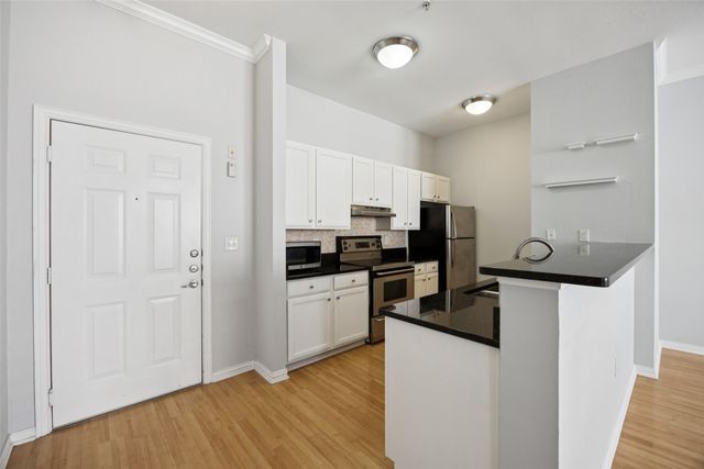 2305 Worthington Street 322, Dallas, TX 75204