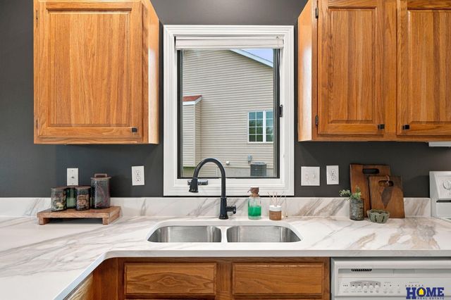 5618 Barrington Park Drive, Lincoln, NE 68516