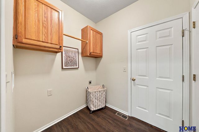5618 Barrington Park Drive, Lincoln, NE 68516