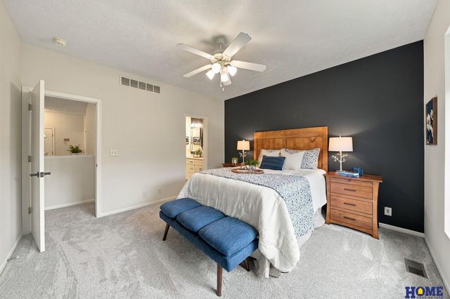 5618 Barrington Park Drive, Lincoln, NE 68516