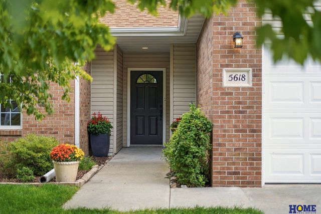 5618 Barrington Park Drive, Lincoln, NE 68516