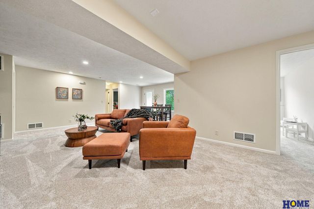 5618 Barrington Park Drive, Lincoln, NE 68516