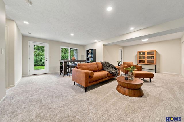 5618 Barrington Park Drive, Lincoln, NE 68516