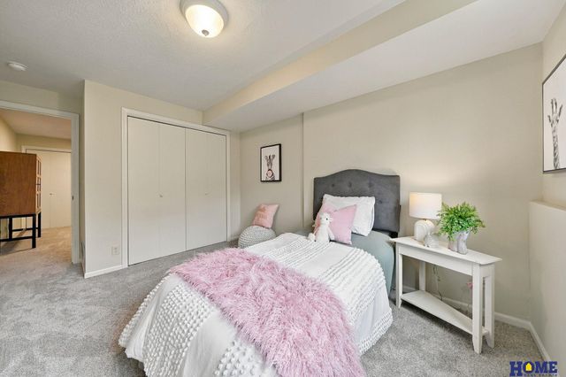 5618 Barrington Park Drive, Lincoln, NE 68516