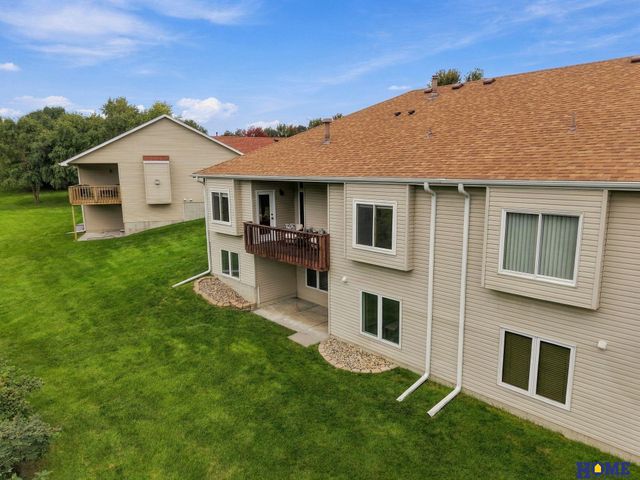 5618 Barrington Park Drive, Lincoln, NE 68516