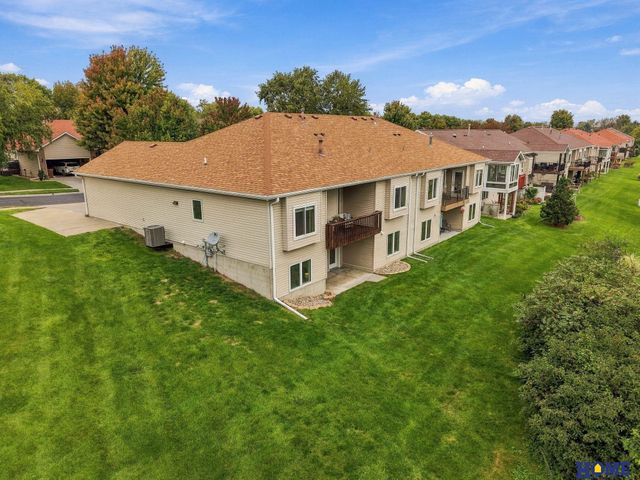 5618 Barrington Park Drive, Lincoln, NE 68516