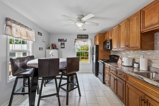 6931 Cowan Rd, Springfield, TN 37172