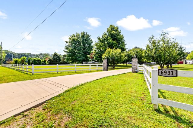 6931 Cowan Rd, Springfield, TN 37172