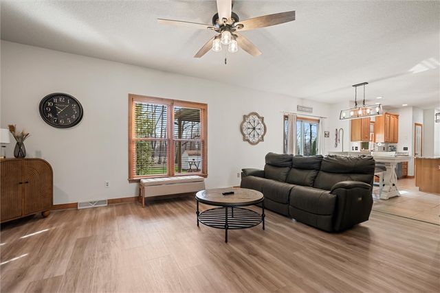 1810 Lori Ln, Hermitage, PA 16148